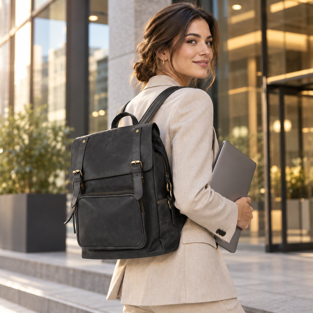 VALANTI Black Leather Backpack Laptop Travel Work School College Rucksack Bag UK 6 VALANTI Black Leather Backpack Laptop Travel Work School College Rucksack Bag UK - Image 6